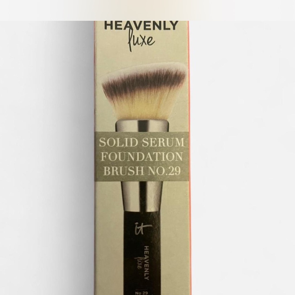 It Cosmetics Heavenly Luxe Foundation Brush No. 29